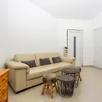Casa vacanze Amazing In With Outdoor Swimming Pool *