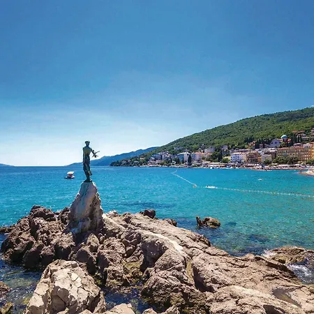 Amazing In With Outdoor Swimming Pool Casa vacanze Kastav
