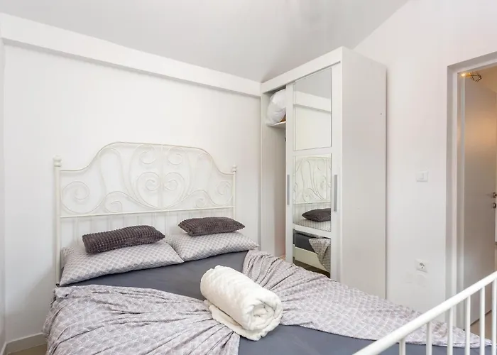 بيت للعطل 2 Bedroom Beautiful In *