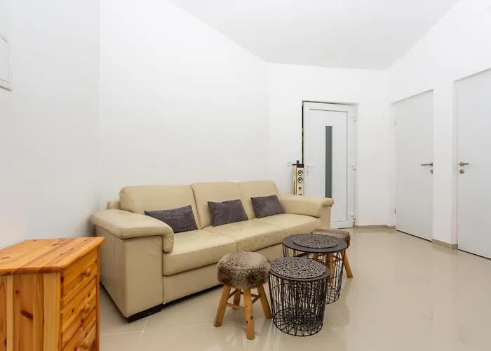 بيت للعطل 2 Bedroom Beautiful In *