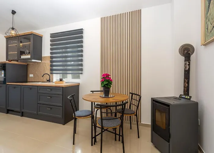 2 Bedroom Beautiful In بيت للعطل كاستاف