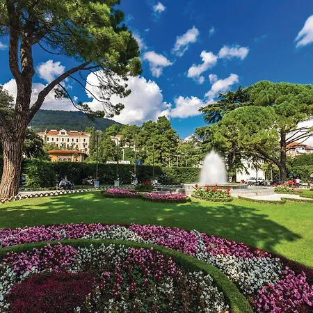 Prázdninový dům 2 Bedroom Beautiful In Kastav